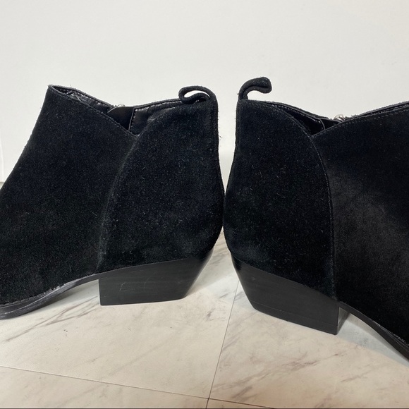 Marc Fisher Obrra Black Pointed Toe Bootie 6 1/2 - Picture 8 of 13